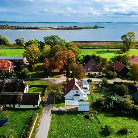 Jasmin - Achterwasser Findling * Netzelkow